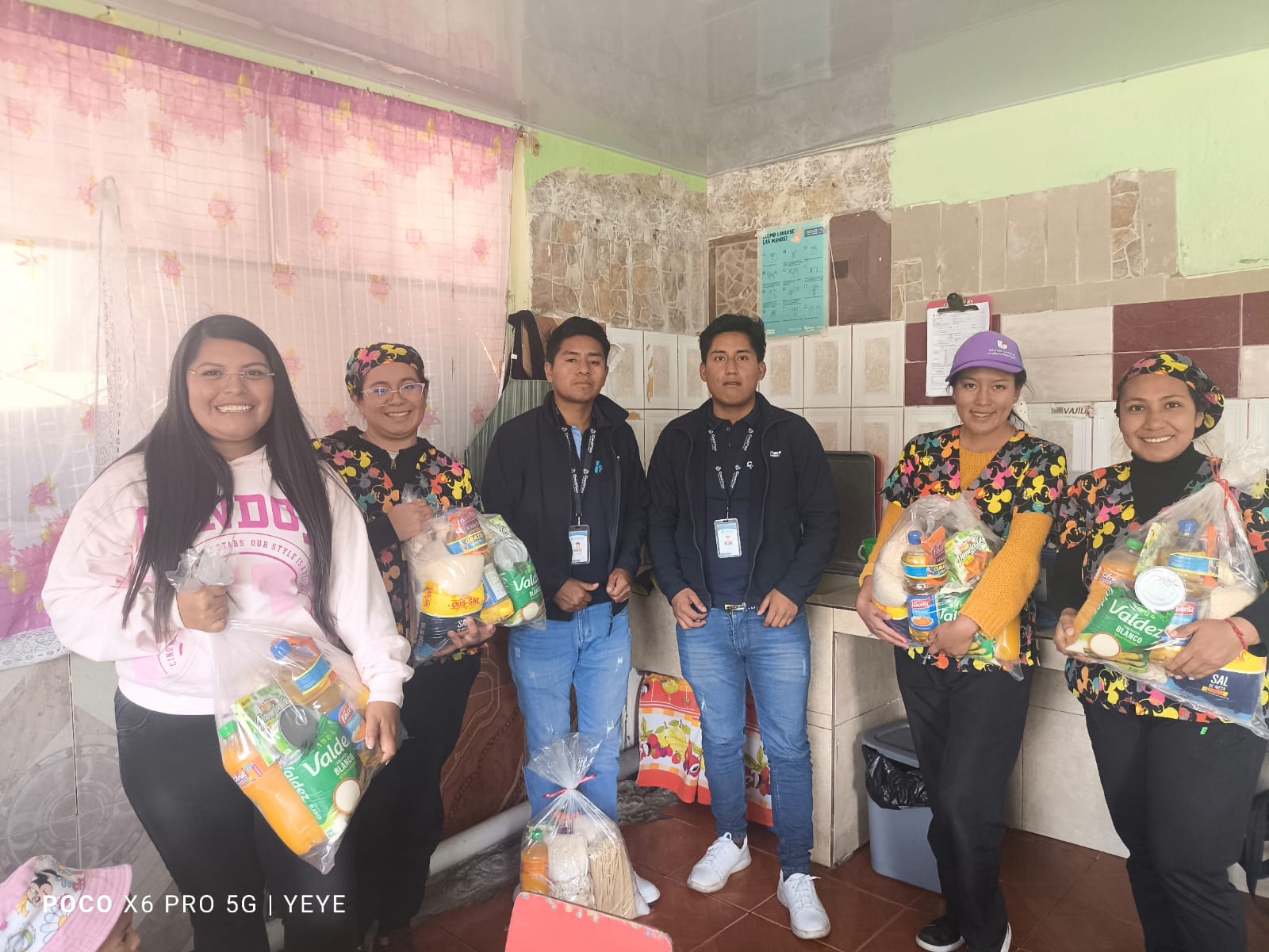 ENTREGA DE KITS ALIMENTICIOS A PERSONAS VULNERABLES